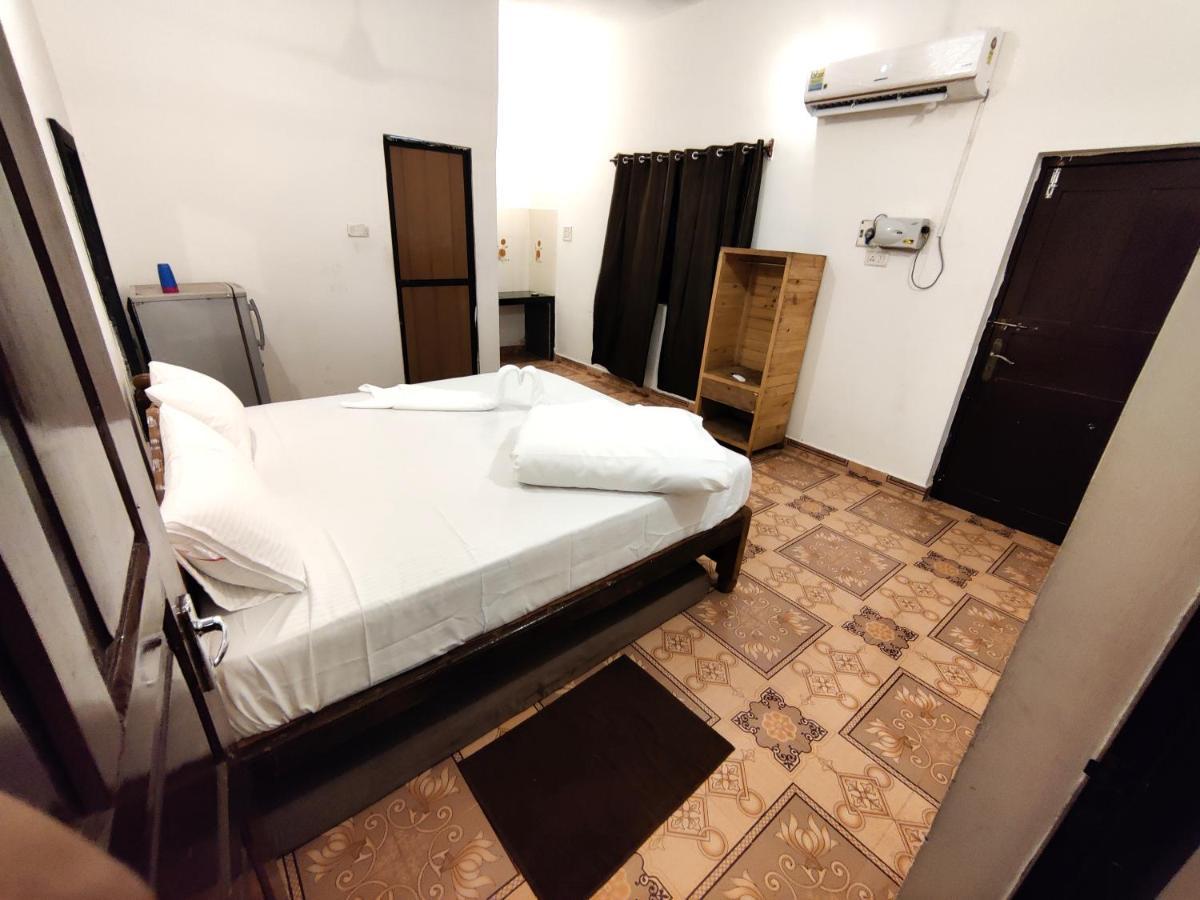 Отель Calangute Turista Экстерьер фото