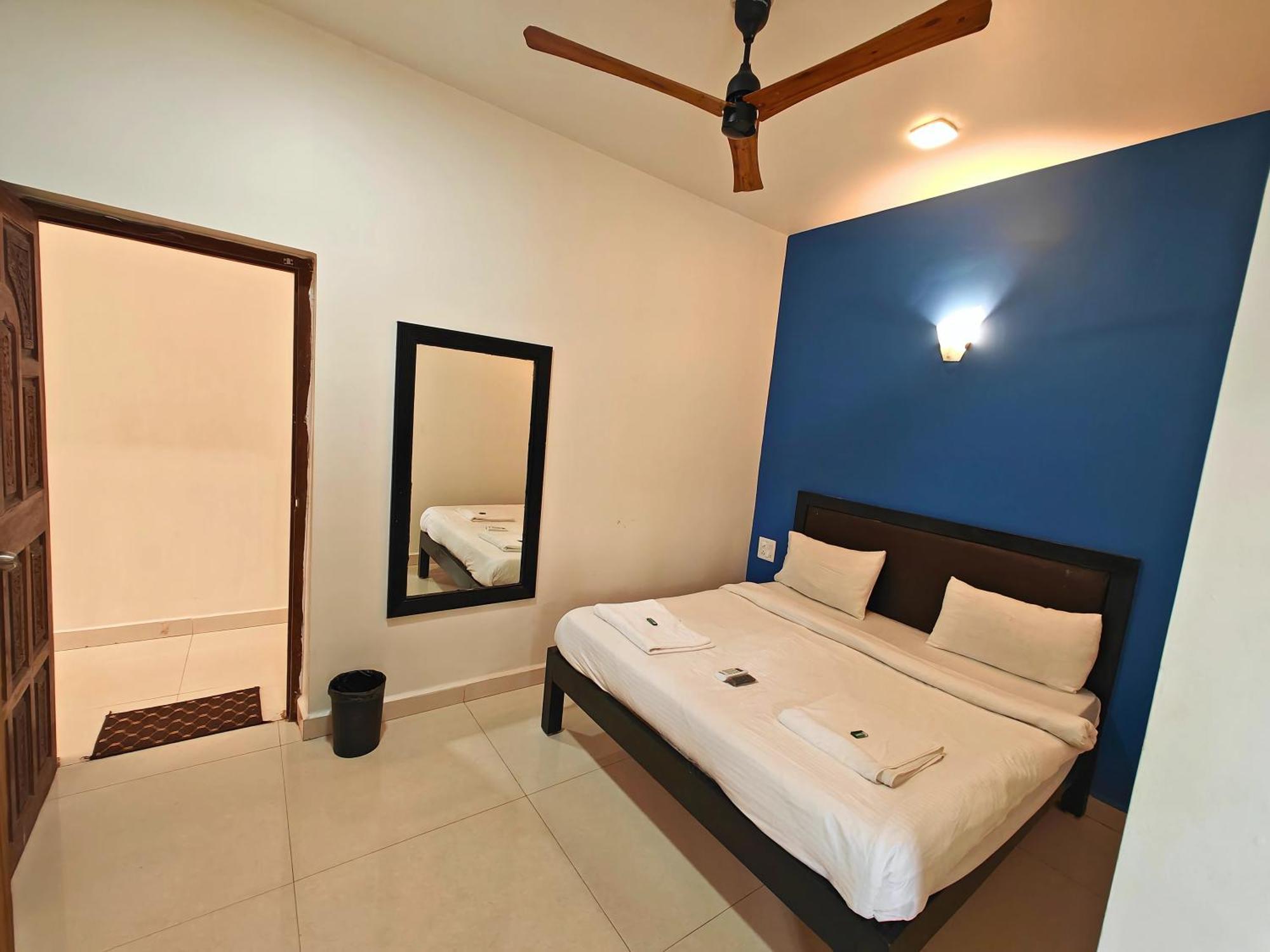 Отель Calangute Turista Экстерьер фото